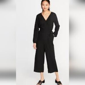 Old Navy Elegant Black V-Neck Jumpsuit
